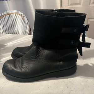 Gorgeous leather Ugg Boots 🤩